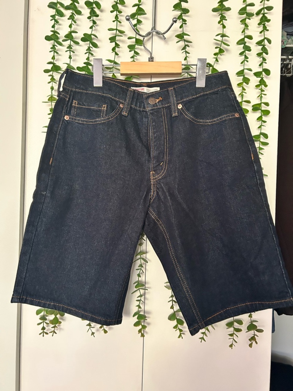 Levi's Men's Standard Mid Rise Straight Fit Jean Shorts - Waist 28